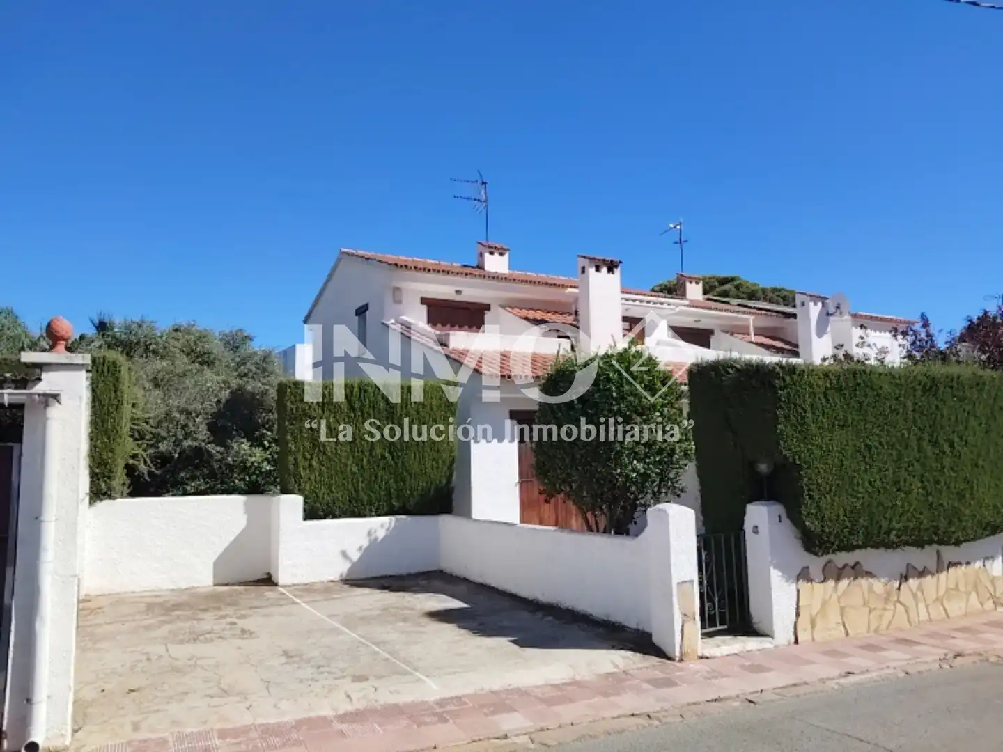 Vista exterior de Casa adosada en venda en Ardiaca - La Llosa