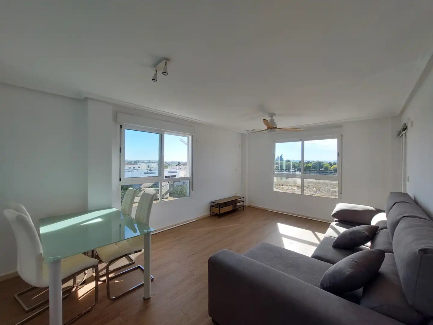 Flat with terrace to rent in Calle Manuel Ortuño Marcos 20, imagen 3
