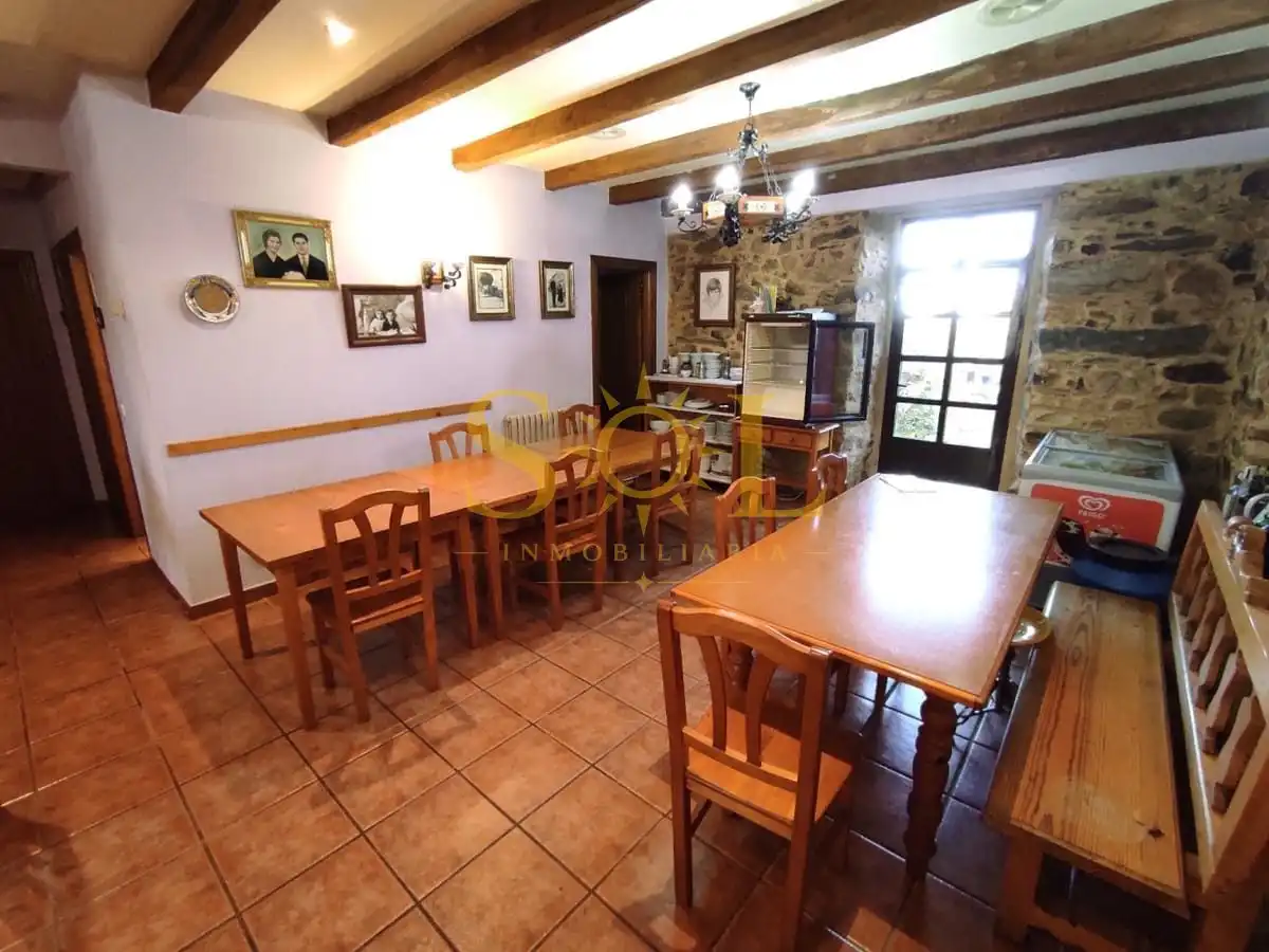 Esszimmer von Gebäude zum Verkauf in Luyego