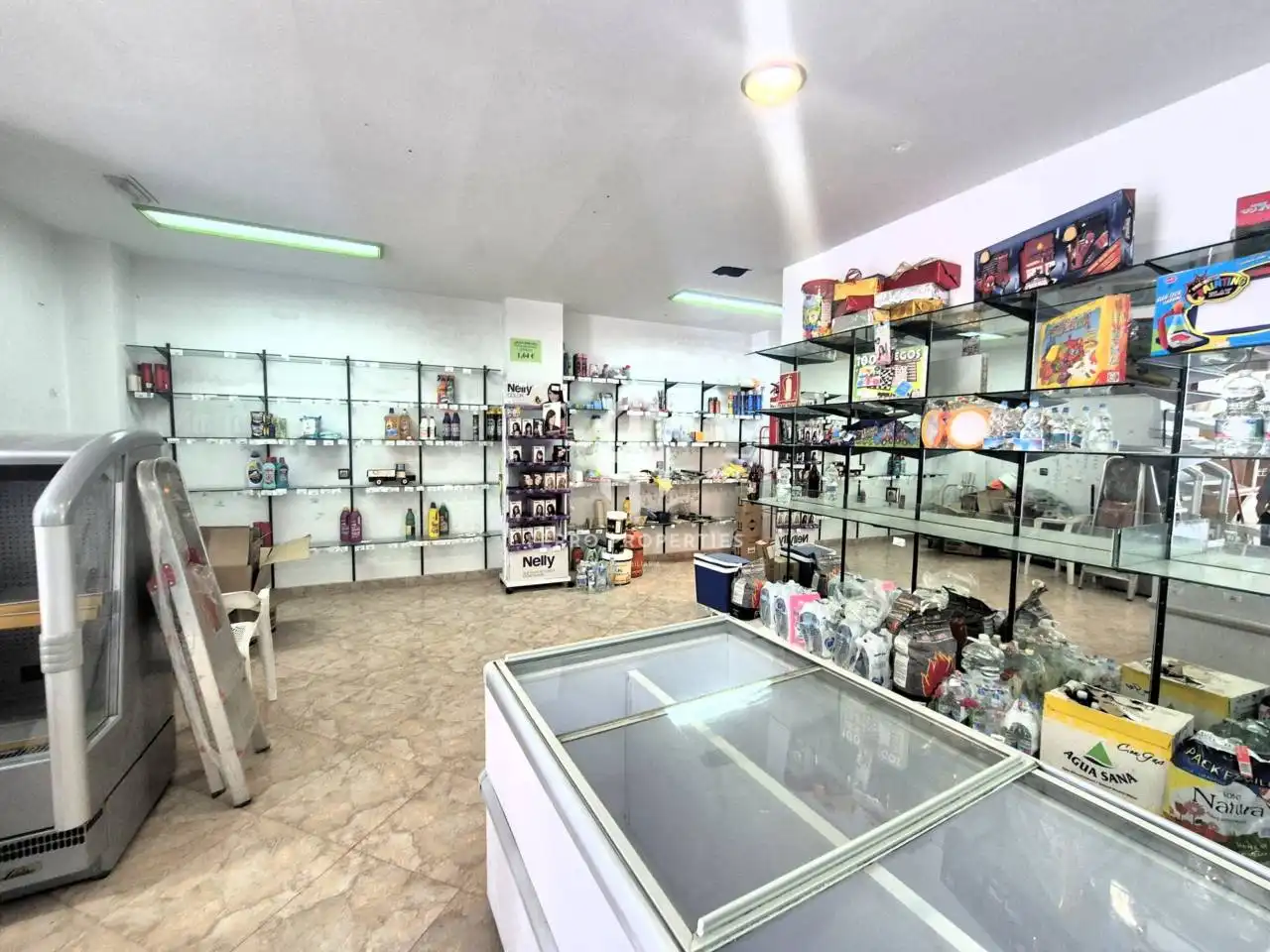 Locale commerciale in affitto a Loja
