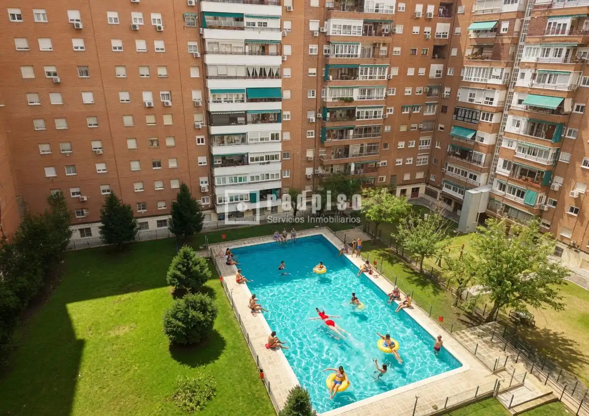 Swimming pool of Flat for sale in Alcorcón  with Heating, Private garden and Parquet flooring