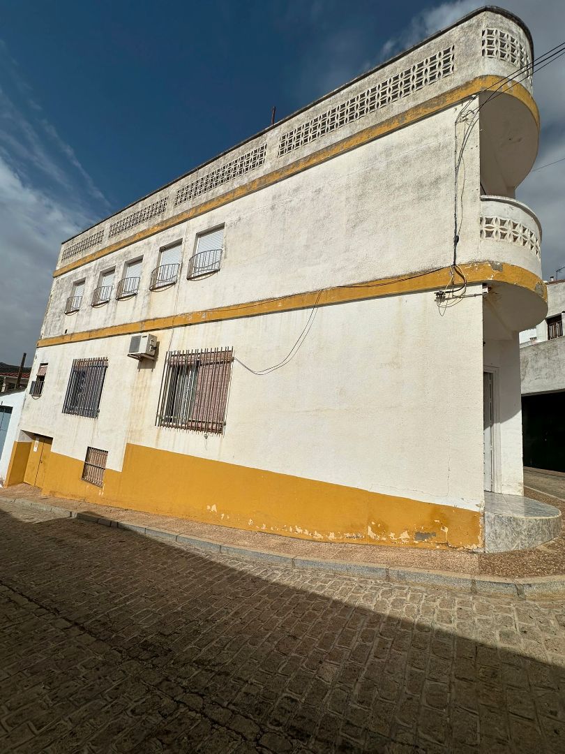 Exterior view of House or chalet for sale in Monterrubio de la Serena
