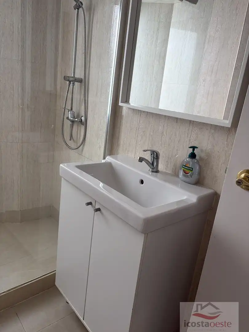 Badezimmer von Dachboden zum Verkauf in Cádiz mit Klimaanlage, Heizung und Terrasse