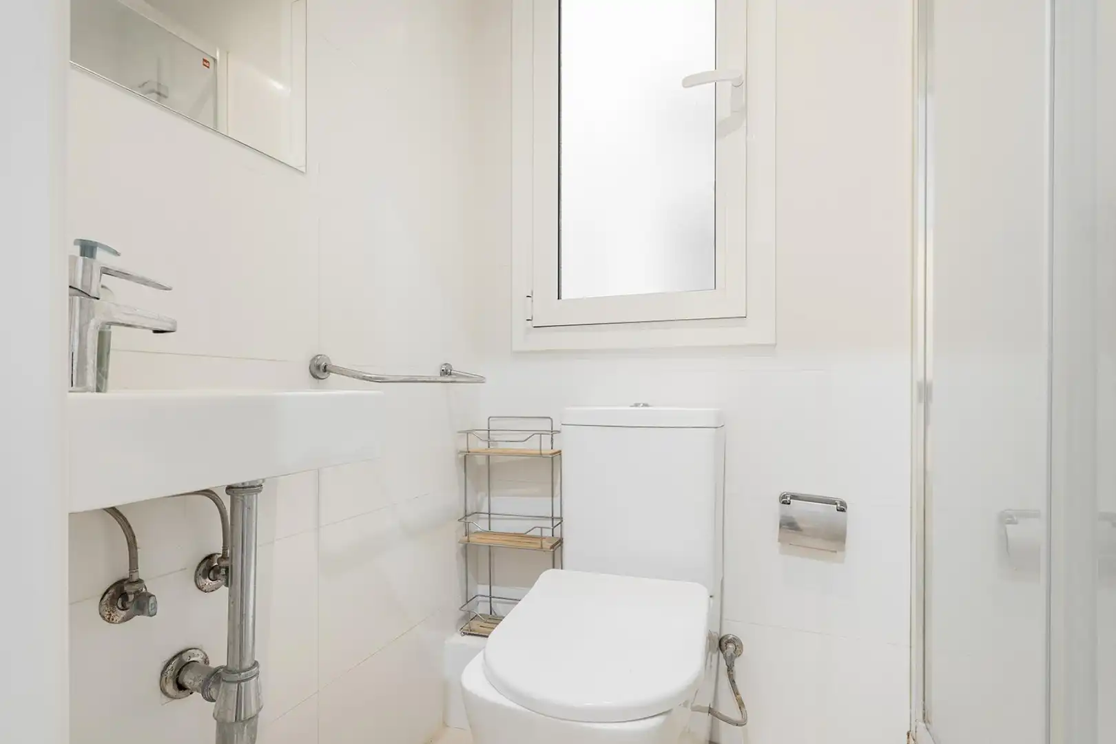 Bathroom of Flat for sale in Barcelona  with Heating and Balcony