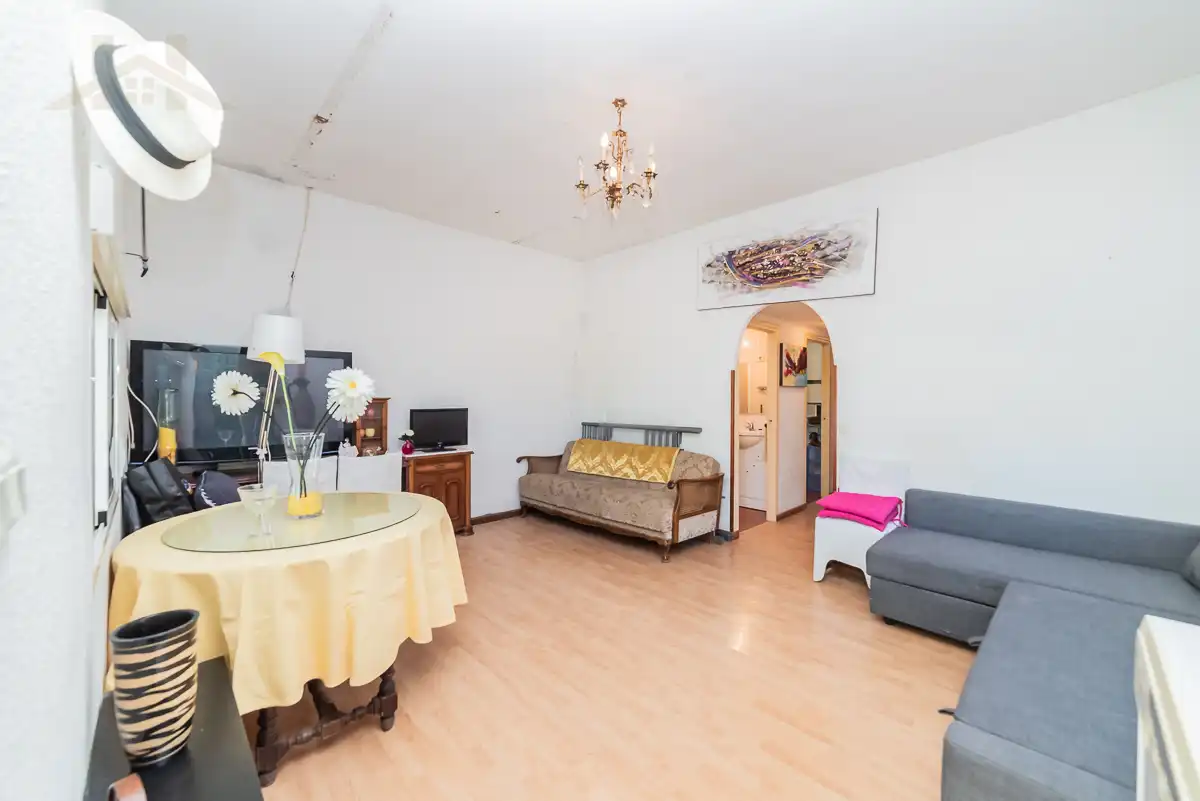 Sala d'estar de Casa o xalet en venda en Sevilla la Nueva amb Calefacció, Jardí privat i Piscina