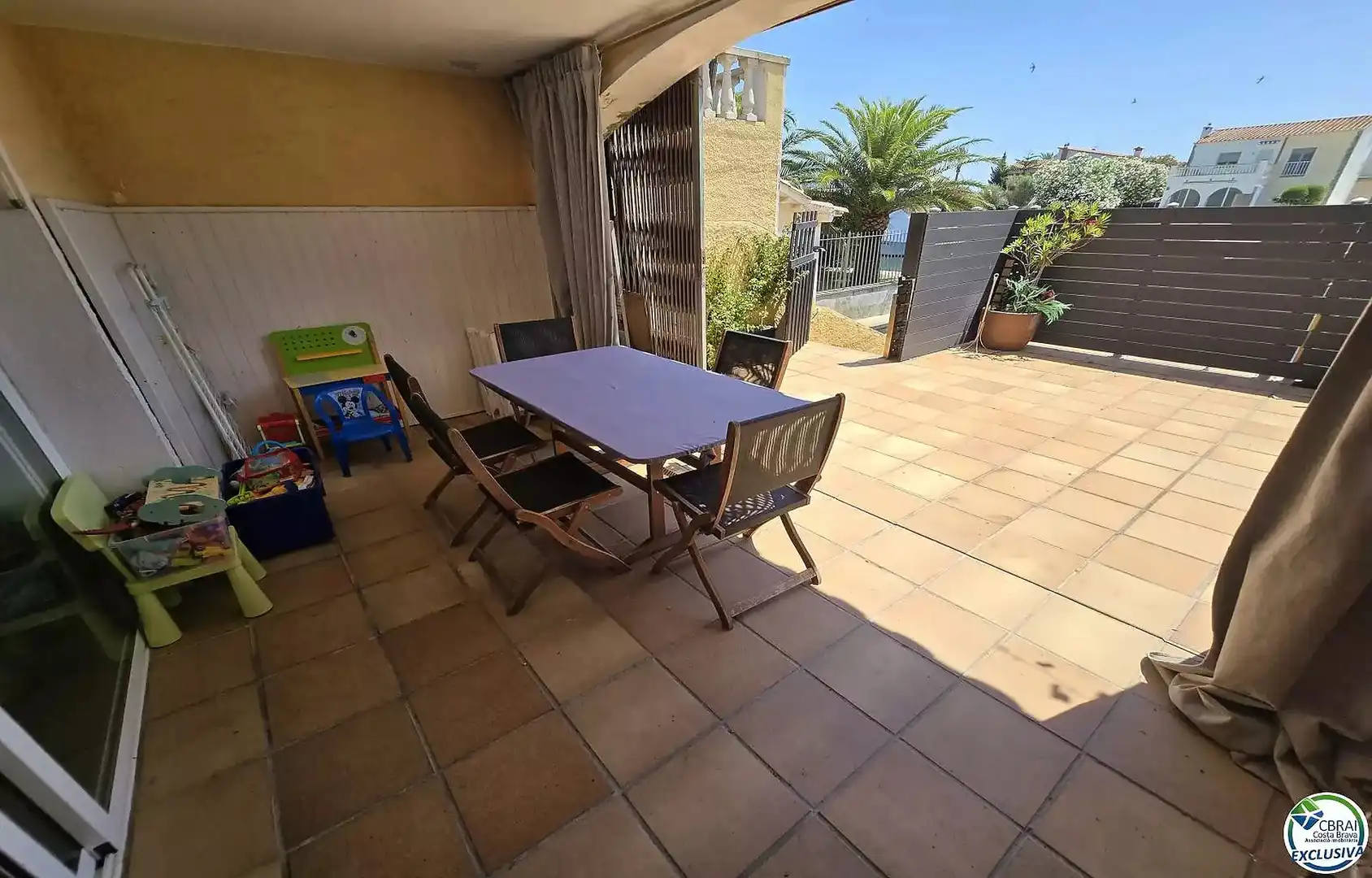 Terraza de Piso en venta en Empuriabrava con Aire acondicionado, Jardín privado y Amueblado