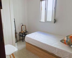 Bedroom of Flat to share in  Valencia Capital  with Air Conditioner and Terrace