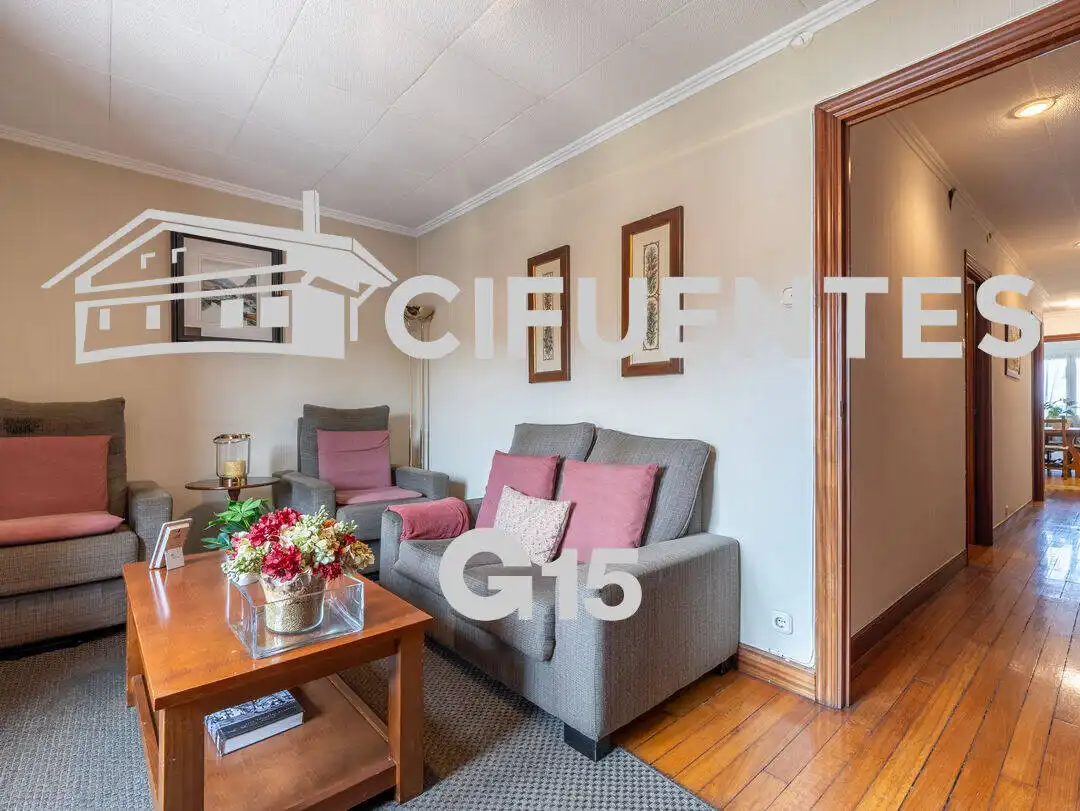 Living room of Flat for sale in Usurbil  with Heating and Furnished