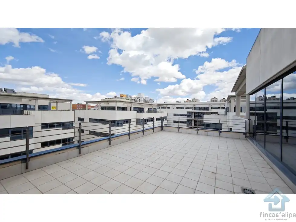 Terraza de Oficina de alquiler en Madrid