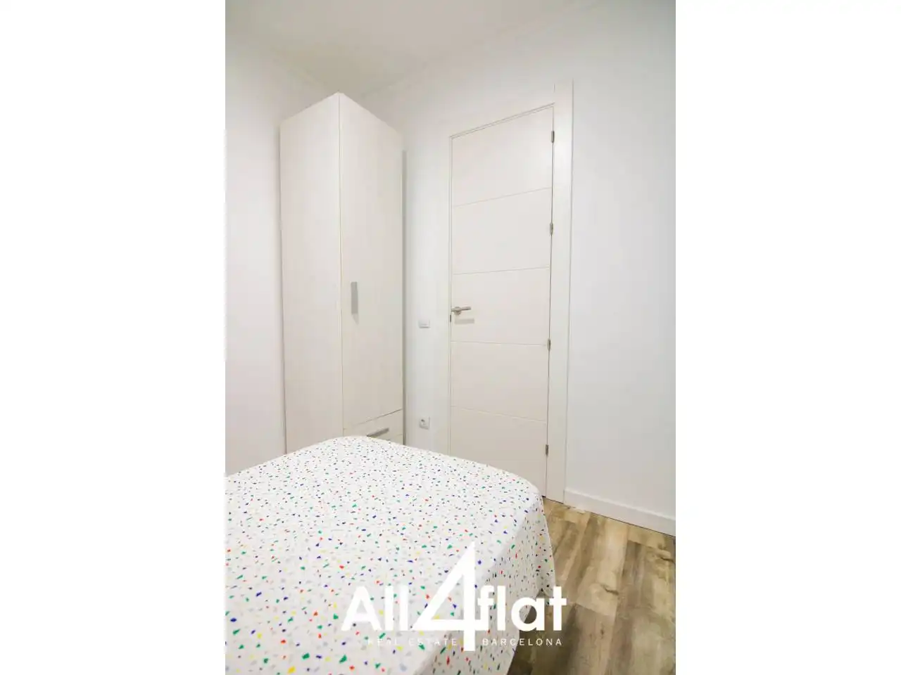 Bedroom of Flat for rent in Barcelona  with Air Conditioner, Parquet flooring and Terrace