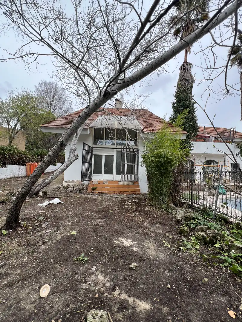 Vista exterior de Casa o chalet en venta en Villanueva de la Cañada con Jardín privado, Terraza y Piscina