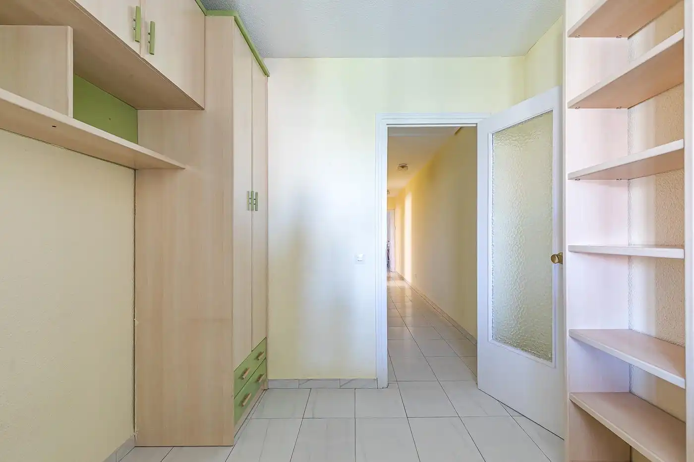 Flat for rent in Madrid  with Heating and Furnished