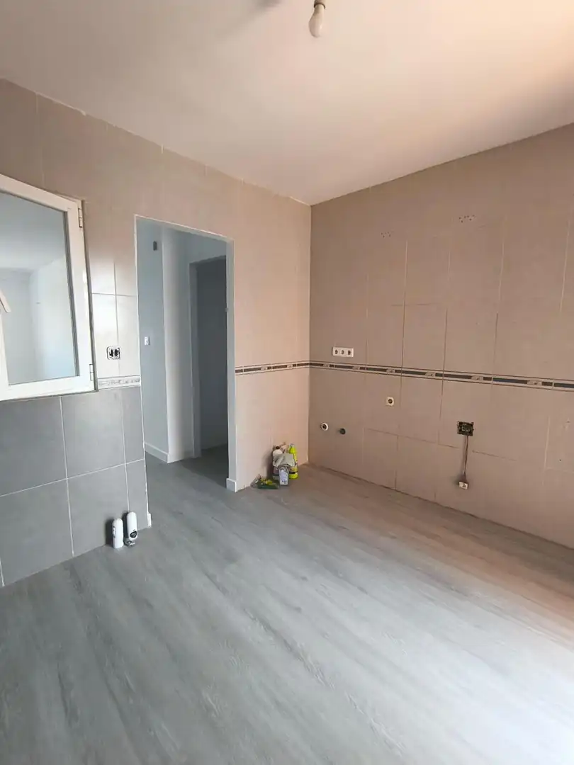 Baño de Piso en venta en Fuenlabrada con Terraza y Alarma