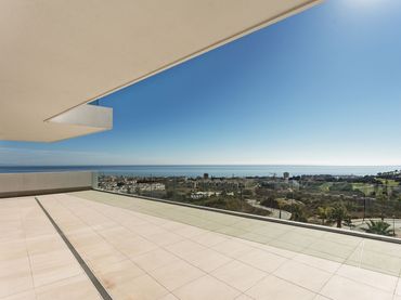 Penthouse mit Pool zum Verkauf in San Luis de Sabinillas