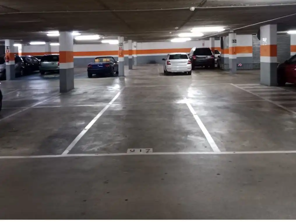 Parkplatz von Garage zum Verkauf in Mislata
