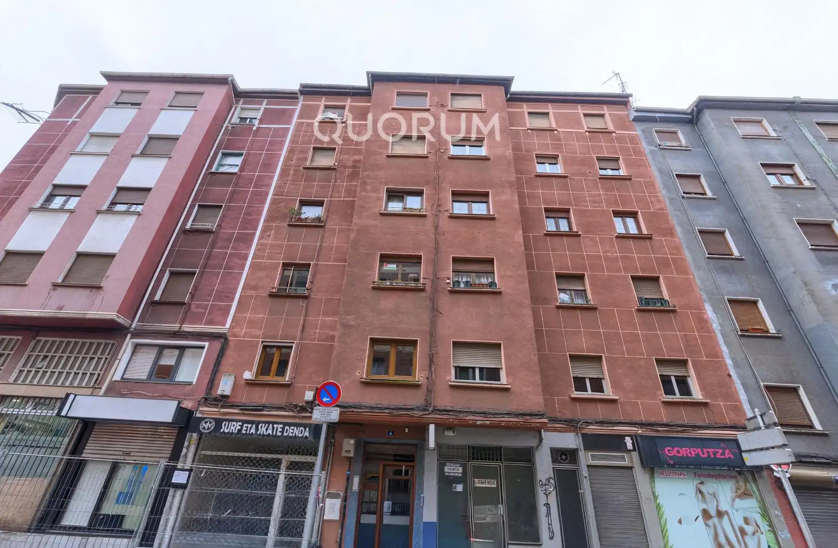 Vista exterior de Pis en venda en Basauri  amb Calefacció i Parquet