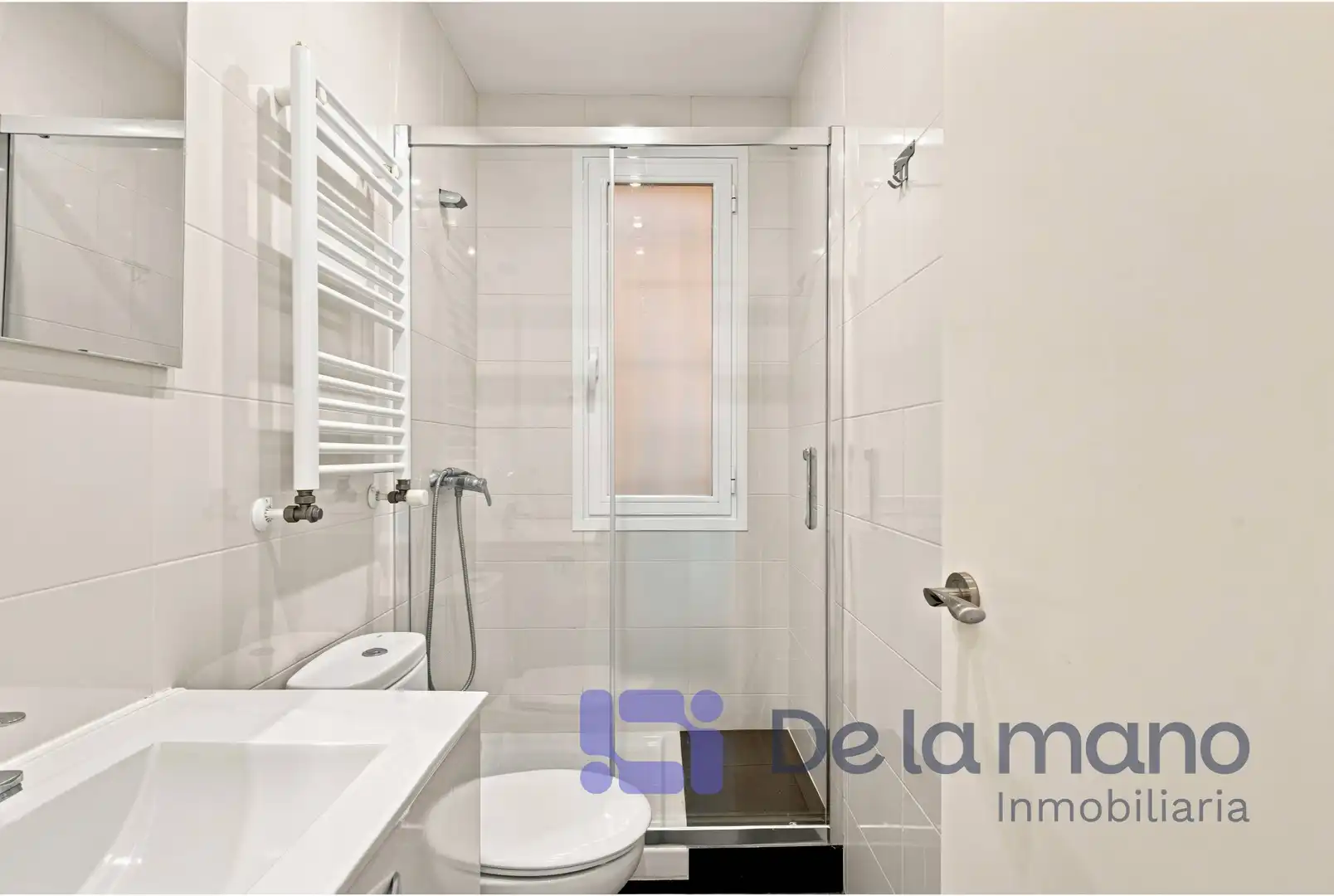 Bathroom of Flat for sale in Madrid  with Heating