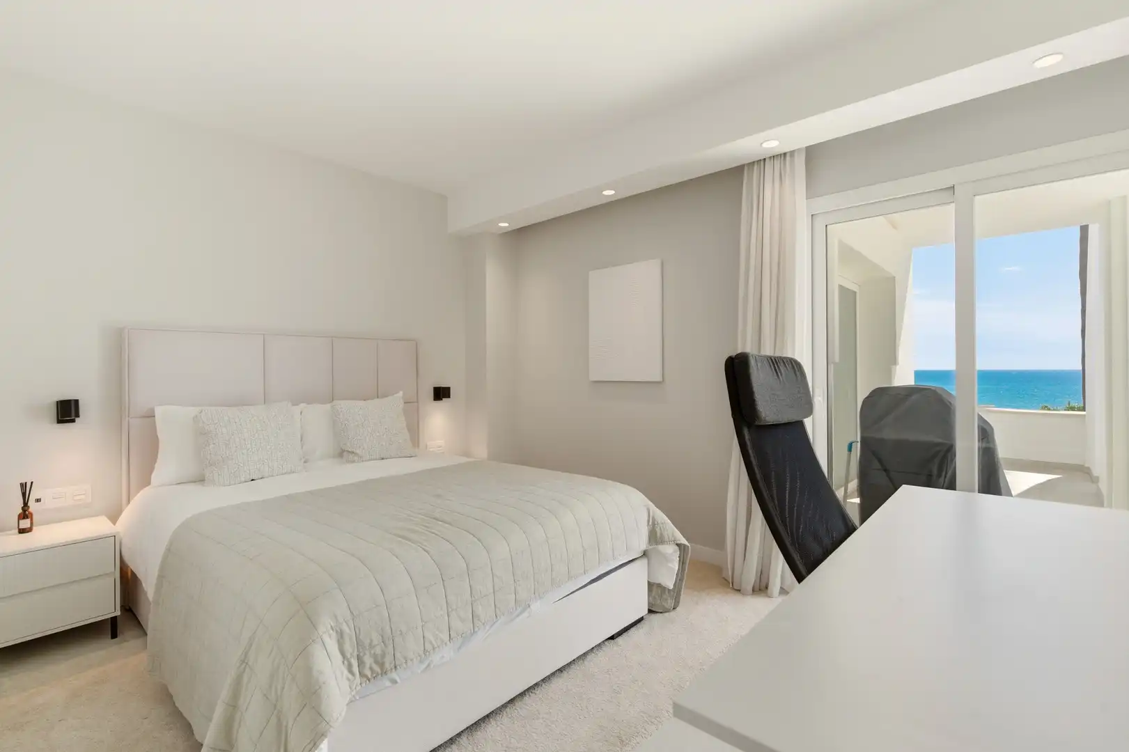 Bedroom of Attic for sale in Estepona  with Air Conditioner, Terrace and Swimming Pool