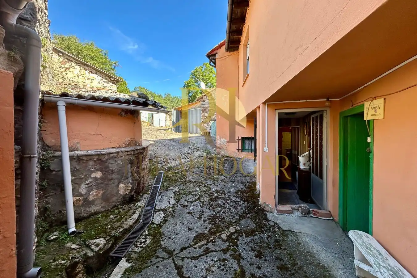 Exterior view of Houses for sale in Cármenes