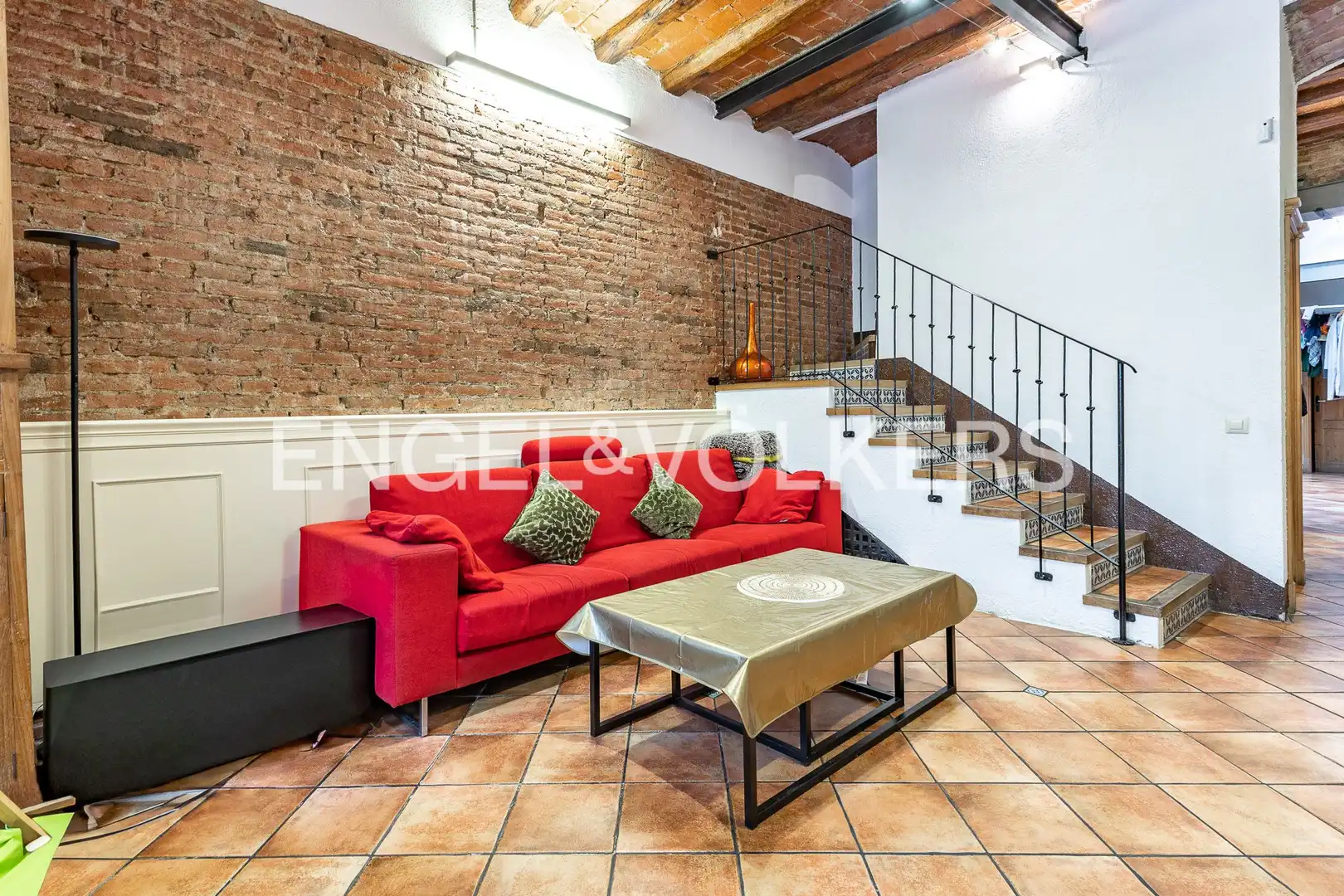 Sala d'estar de Casa adosada en venda en Barcelona amb Aire condicionat, Calefacció i Terrassa