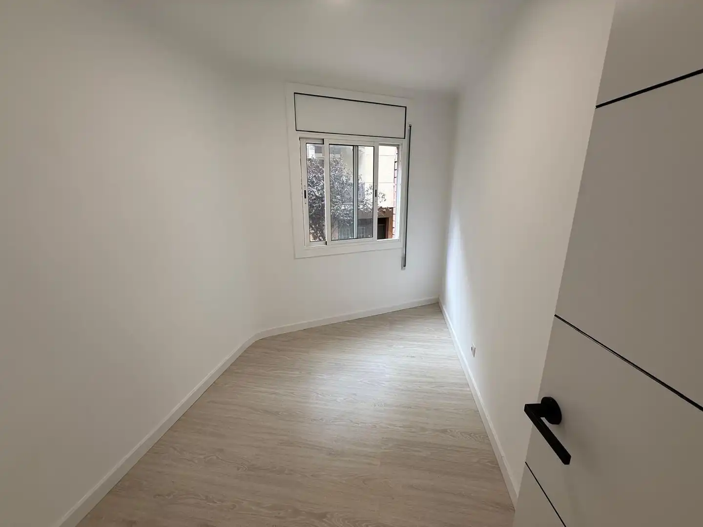 Bedroom of Flat for sale in L'Hospitalet de Llobregat  with Alarm