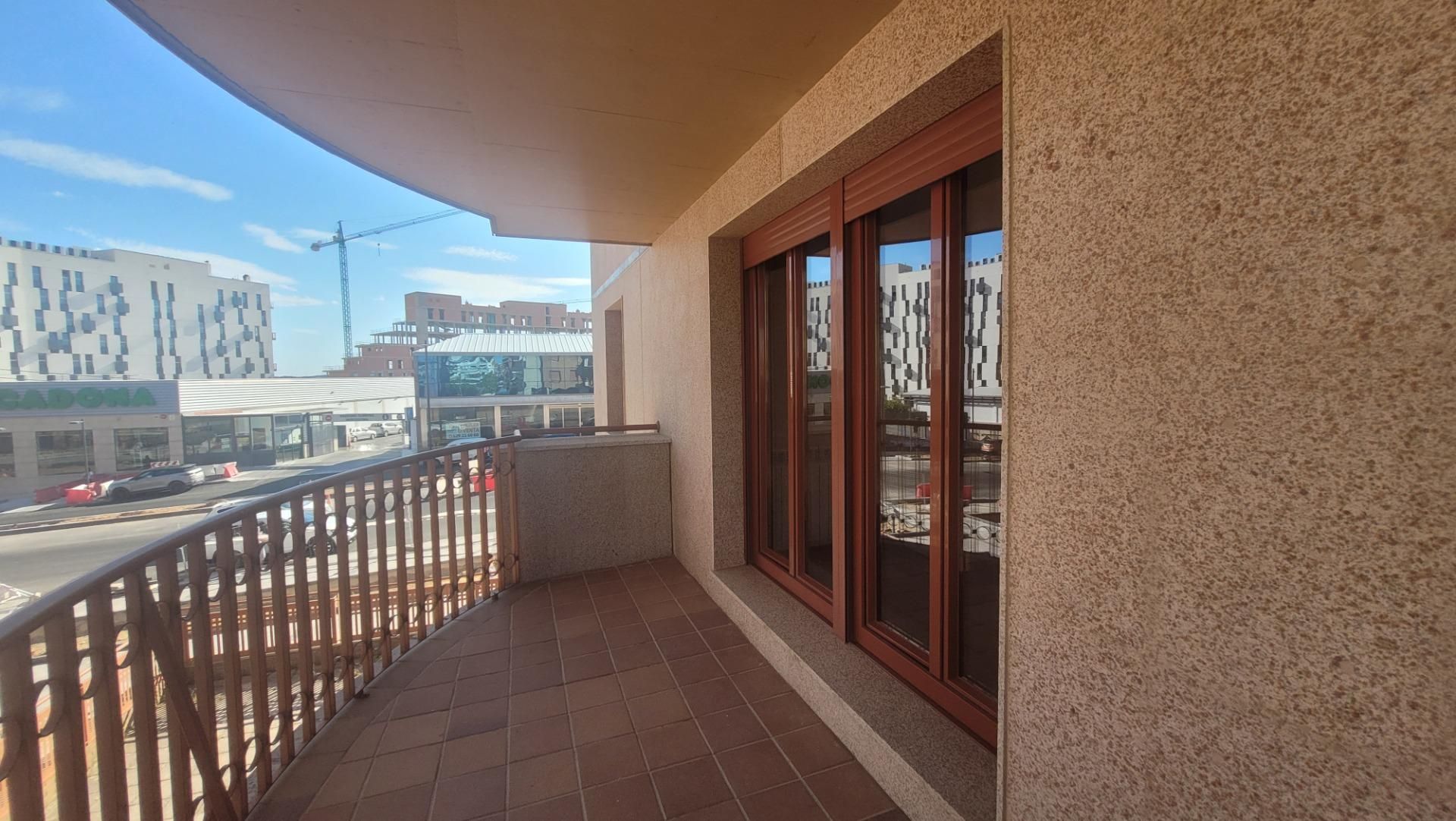 Terrassa de Pis de lloguer en Soria Capital  amb Calefacció, Parquet i Terrassa