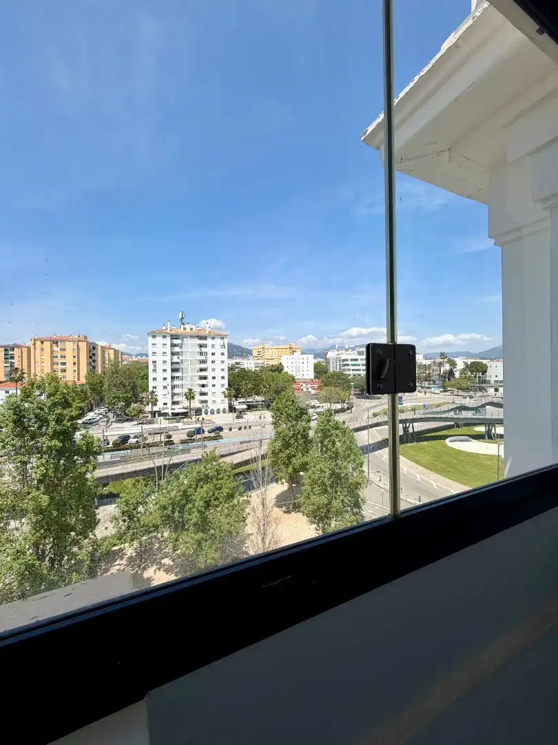 Außenansicht von Wohnungen zum Verkauf in Marbella mit Klimaanlage, Heizung und Terrasse