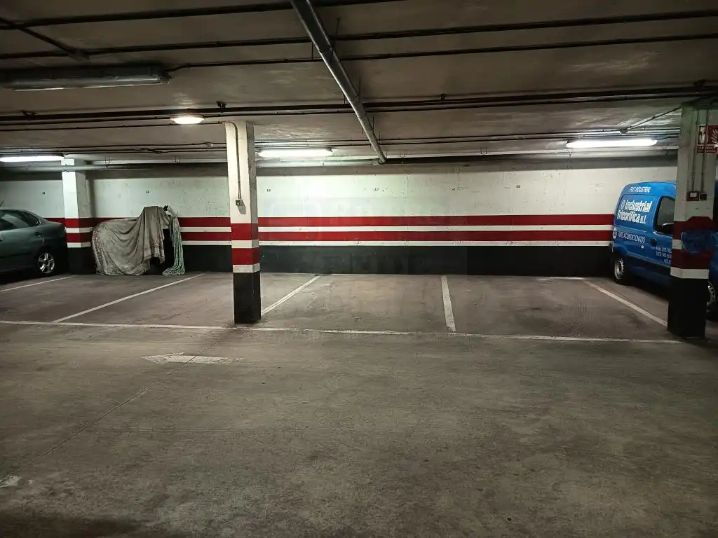 Garaje de alquiler en Avenida Telares, 39, Centro