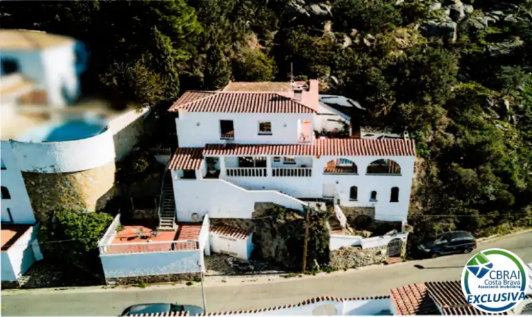 House with terrace for sale in Carrer d'Antoni Canals 46