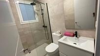 Bathroom of Flat to rent in  Barcelona Capital  with Heating and Furnished
