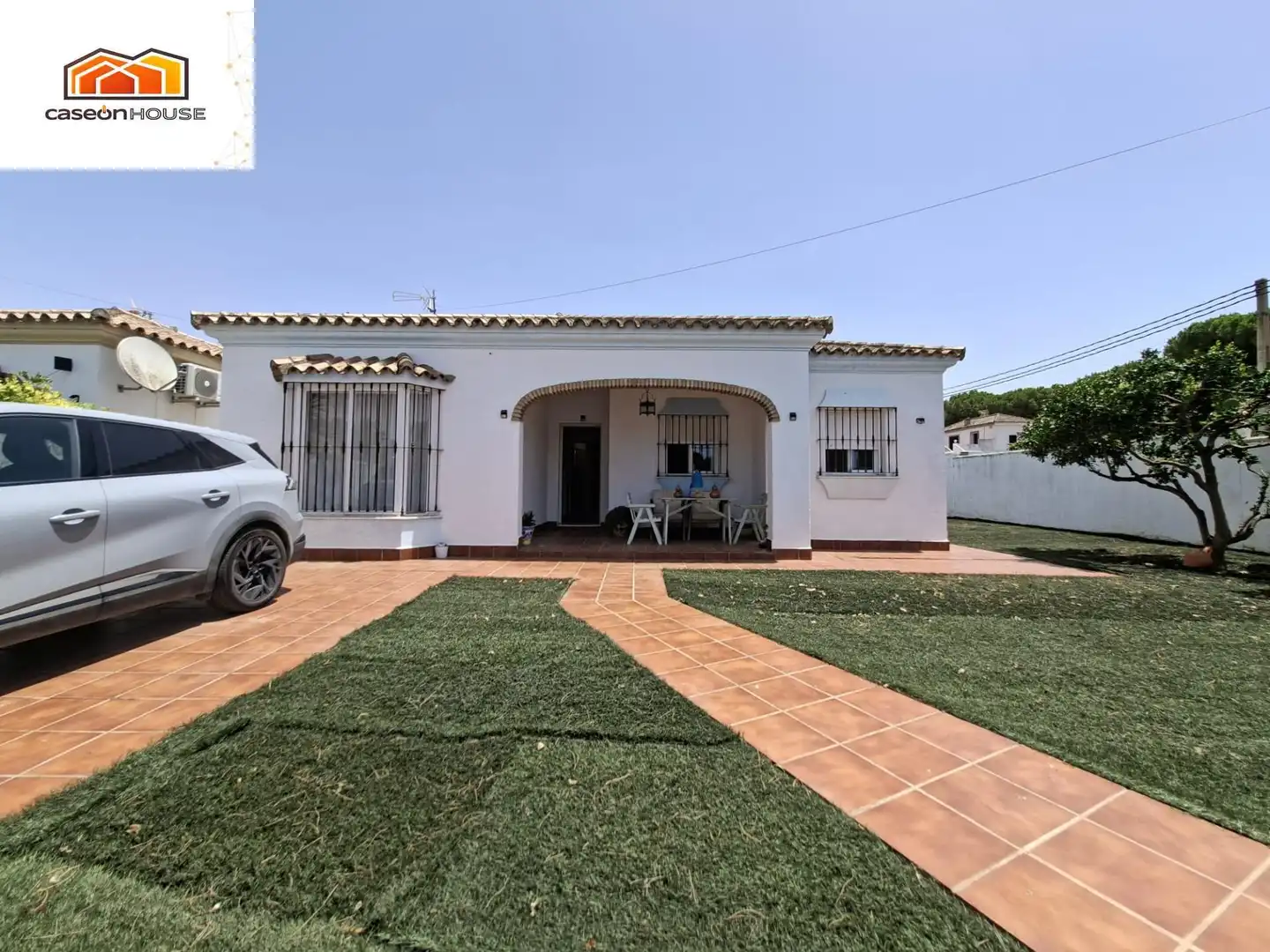 Vista exterior de Casa o chalet en venta en Chiclana de la Frontera