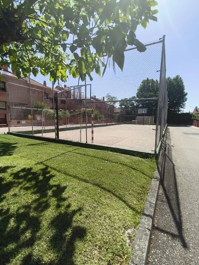 Garten von Einfamilien-Reihenhaus zum Verkauf in Getafe mit Klimaanlage, Heizung und Privatgarten