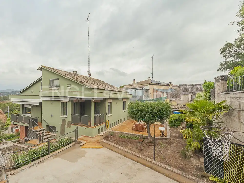 Vista exterior de Casa o chalet en venta en Castellnou de Bages con Calefacción, Jardín privado y Piscina