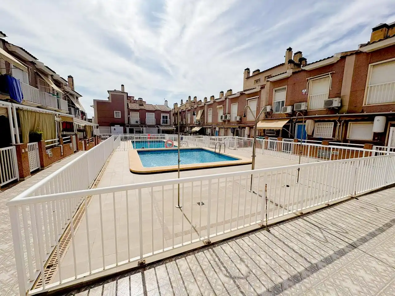 Außenansicht von Haus oder Chalet zur Miete in Santa Pola mit Klimaanlage, Terrasse und Balkon
