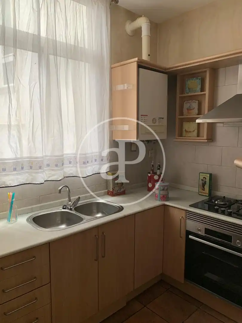 Cuina de Pis de lloguer en Valencia amb Calefacció i Moblat