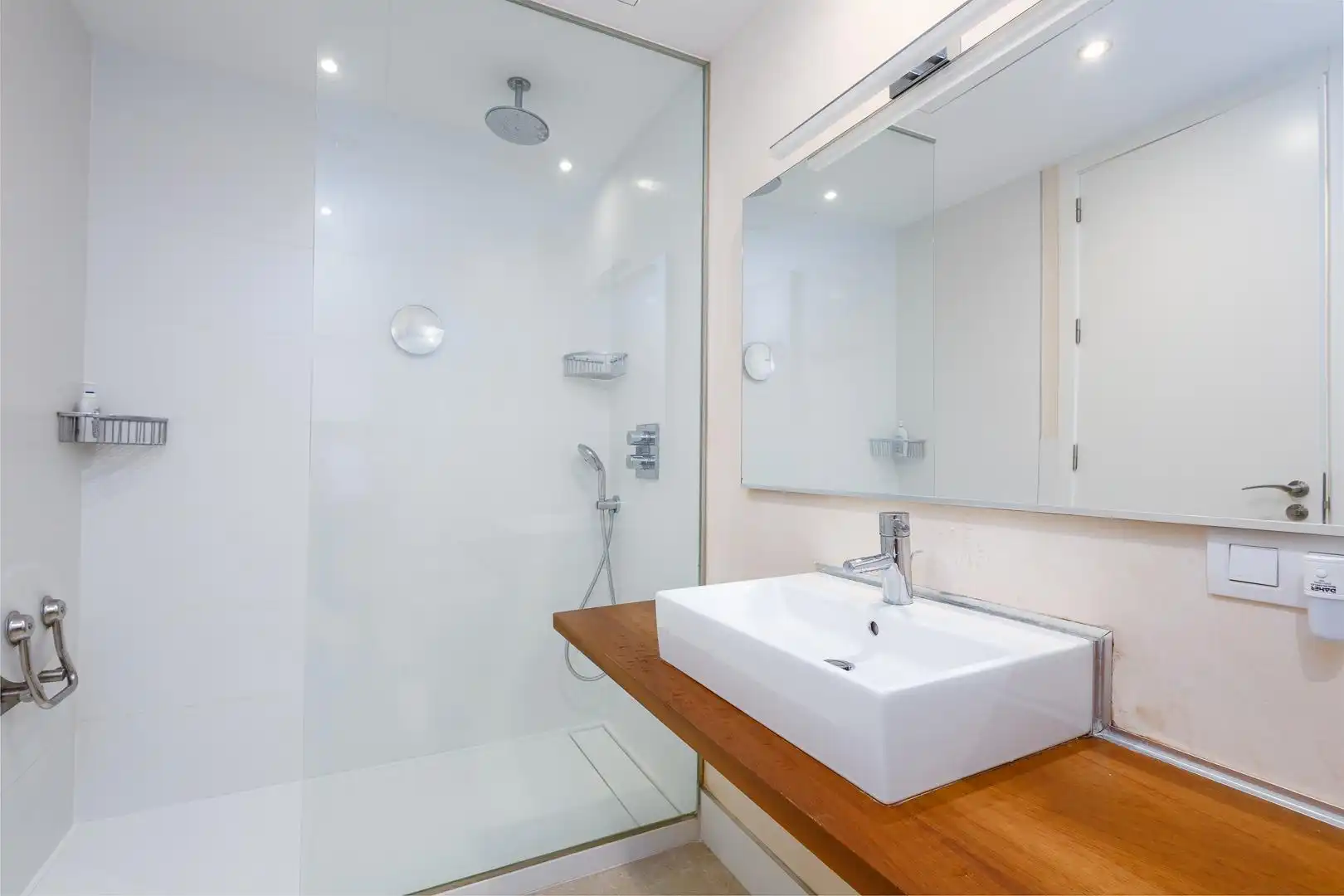 Bathroom of Attic for sale in Calvià  with Air Conditioner, Private garden and Terrace