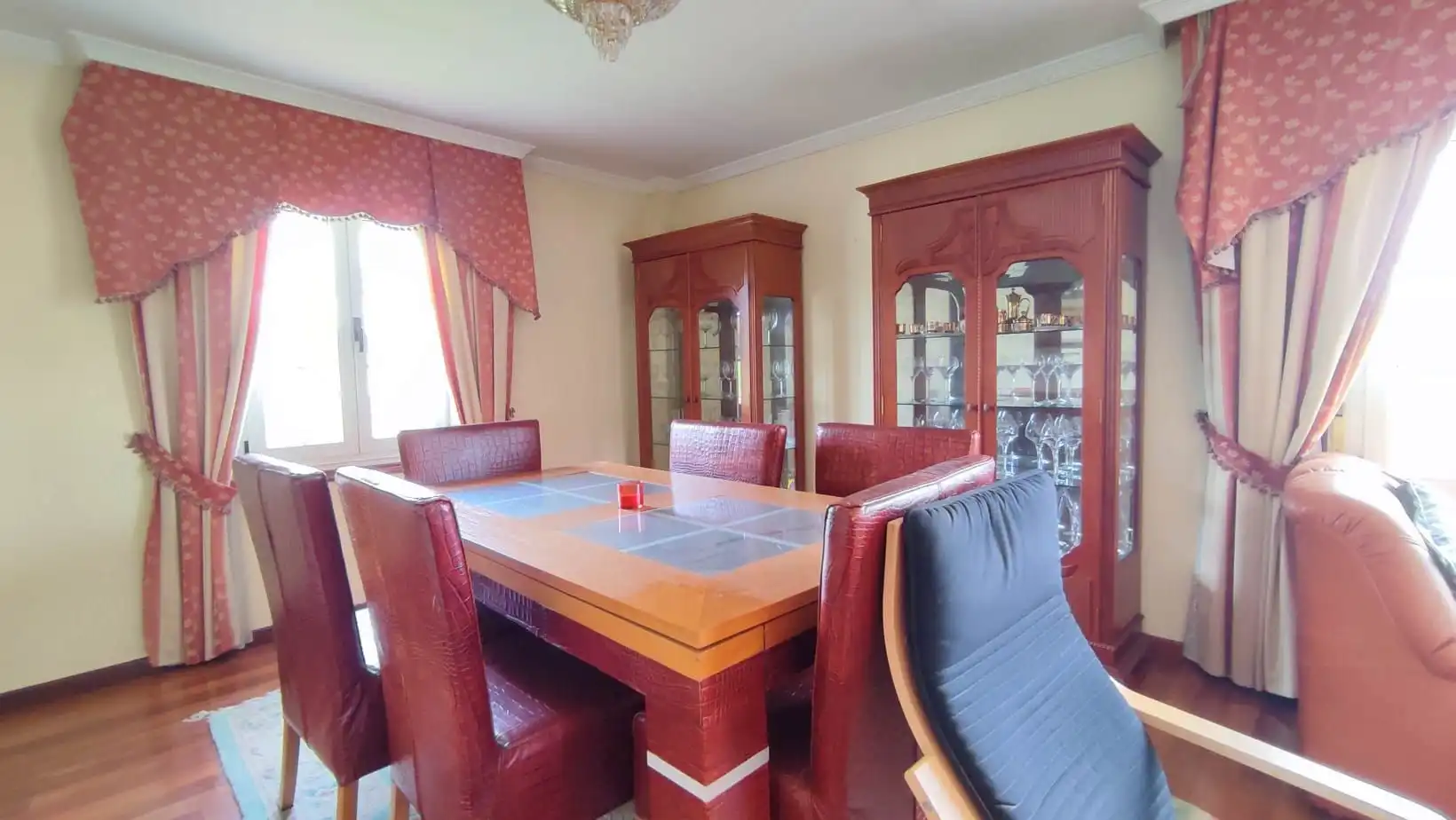Comedor de Casa o chalet de alquiler en Oleiros con Jardín privado, Terraza y Amueblado