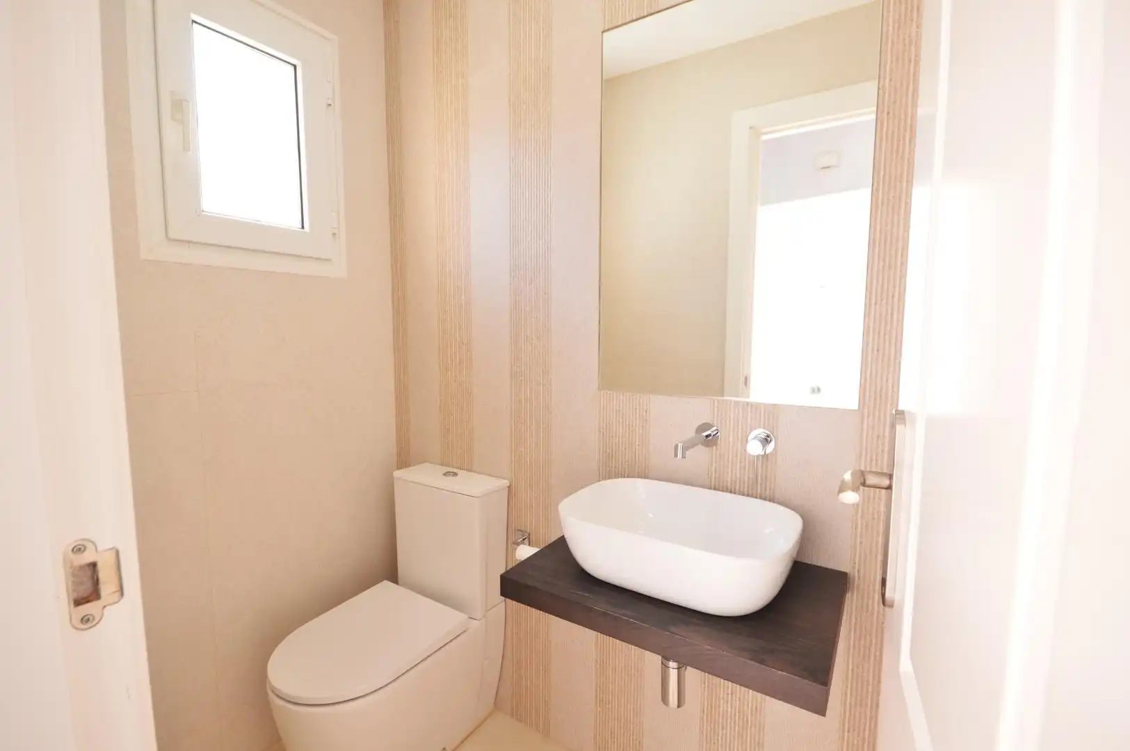 Baño de Casa adosada en venta en El Puerto de Santa María con Aire acondicionado, Calefacción y Jardín privado