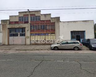 Vista exterior de Nau industrial en venda en Reinosa