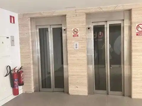 Büro zur Miete in Zaragoza mit Klimaanlage und Heizung