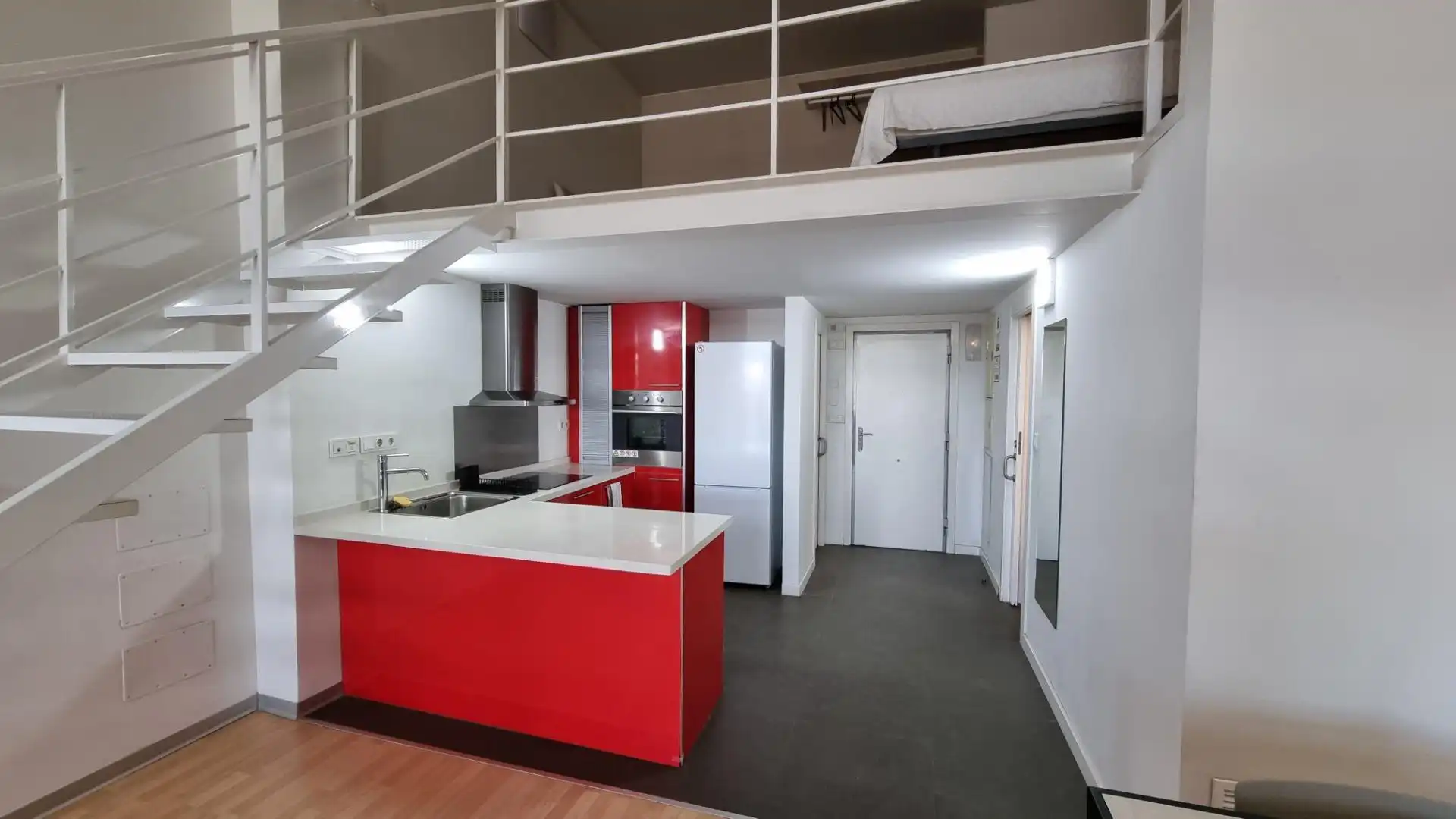 Cuina de Loft de lloguer en Xirivella amb Aire condicionat