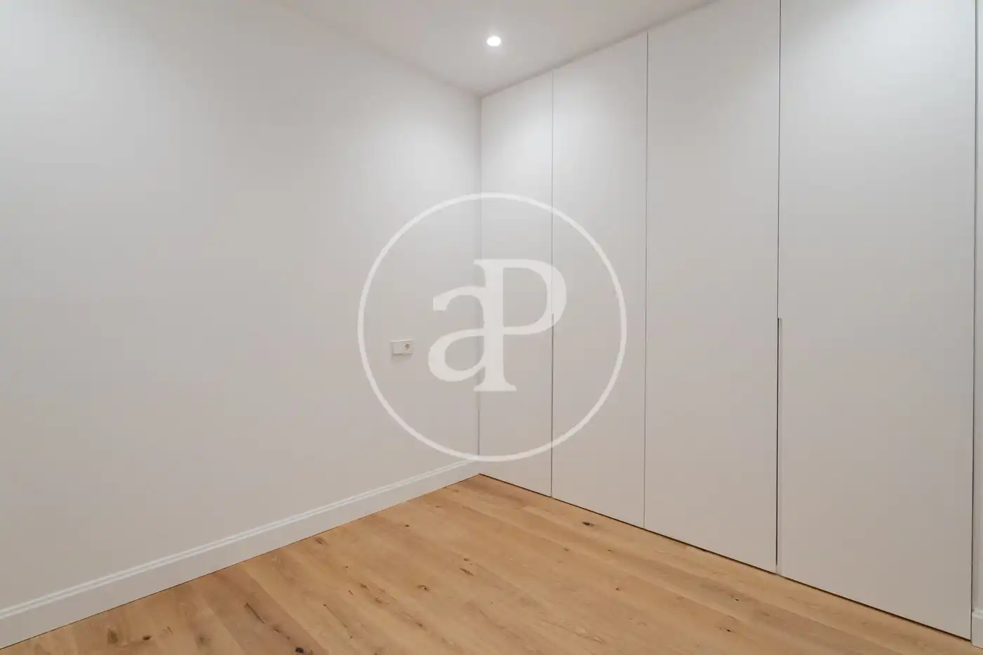 Bedroom of Flat for sale in Madrid  with Air Conditioner, Heating and Terrace