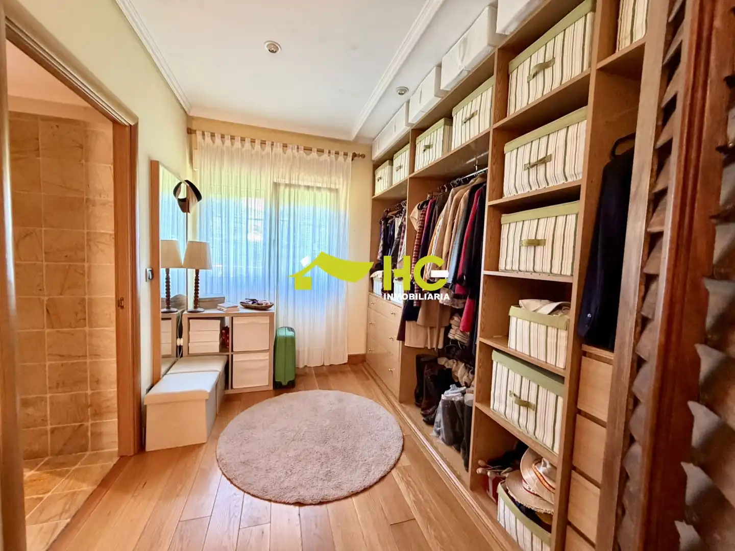 Habitación de Casa o chalet en venta en Villaviciosa de Odón con Aire acondicionado, Calefacción y Jardín privado