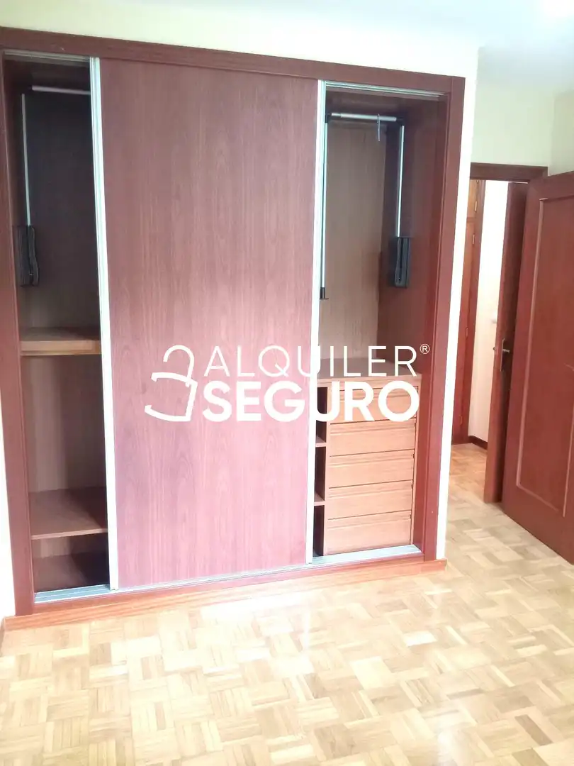 Habitación de Piso de alquiler en Valladolid con Calefacción, Trastero y Piscina