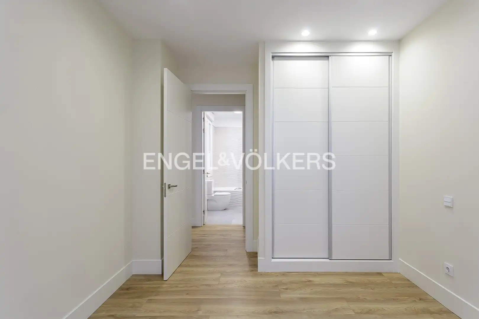 Piso de alquiler en Bilbao  con Aire acondicionado, Calefacción y Balcón