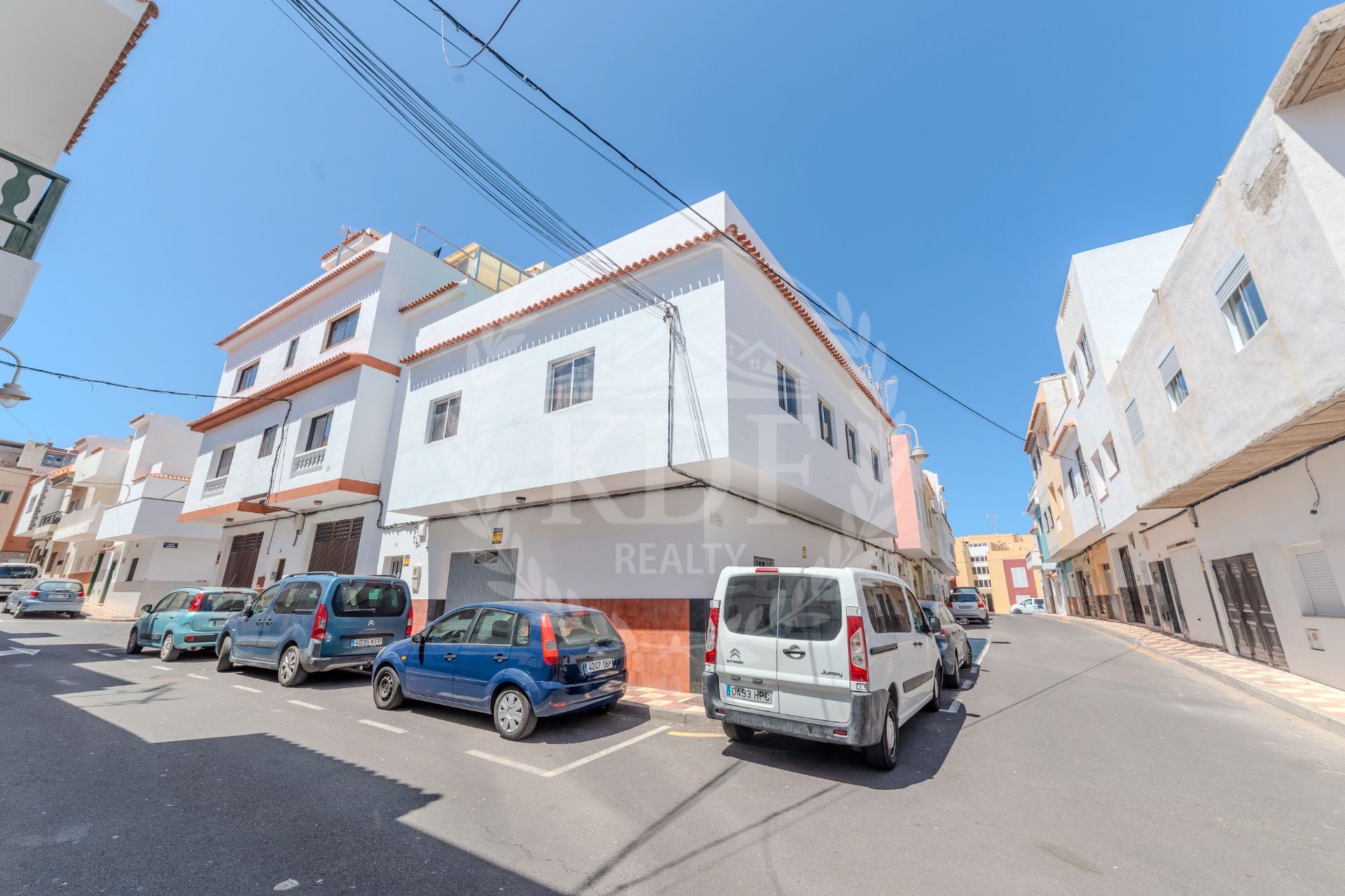 Exterior view of Building for sale in Arico  with Alarm