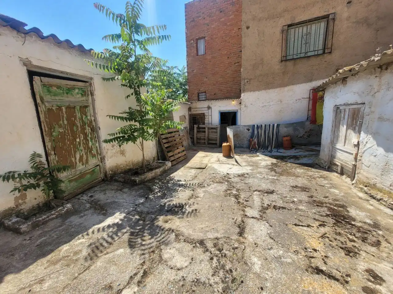 Casa o xalet en venda en Baza amb Jardí privat, Terrassa i Moblat
