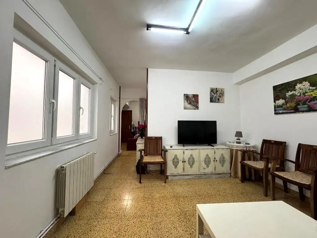 Sala d'estar de Pis en venda en Torrelavega  amb Calefacció i Balcó
