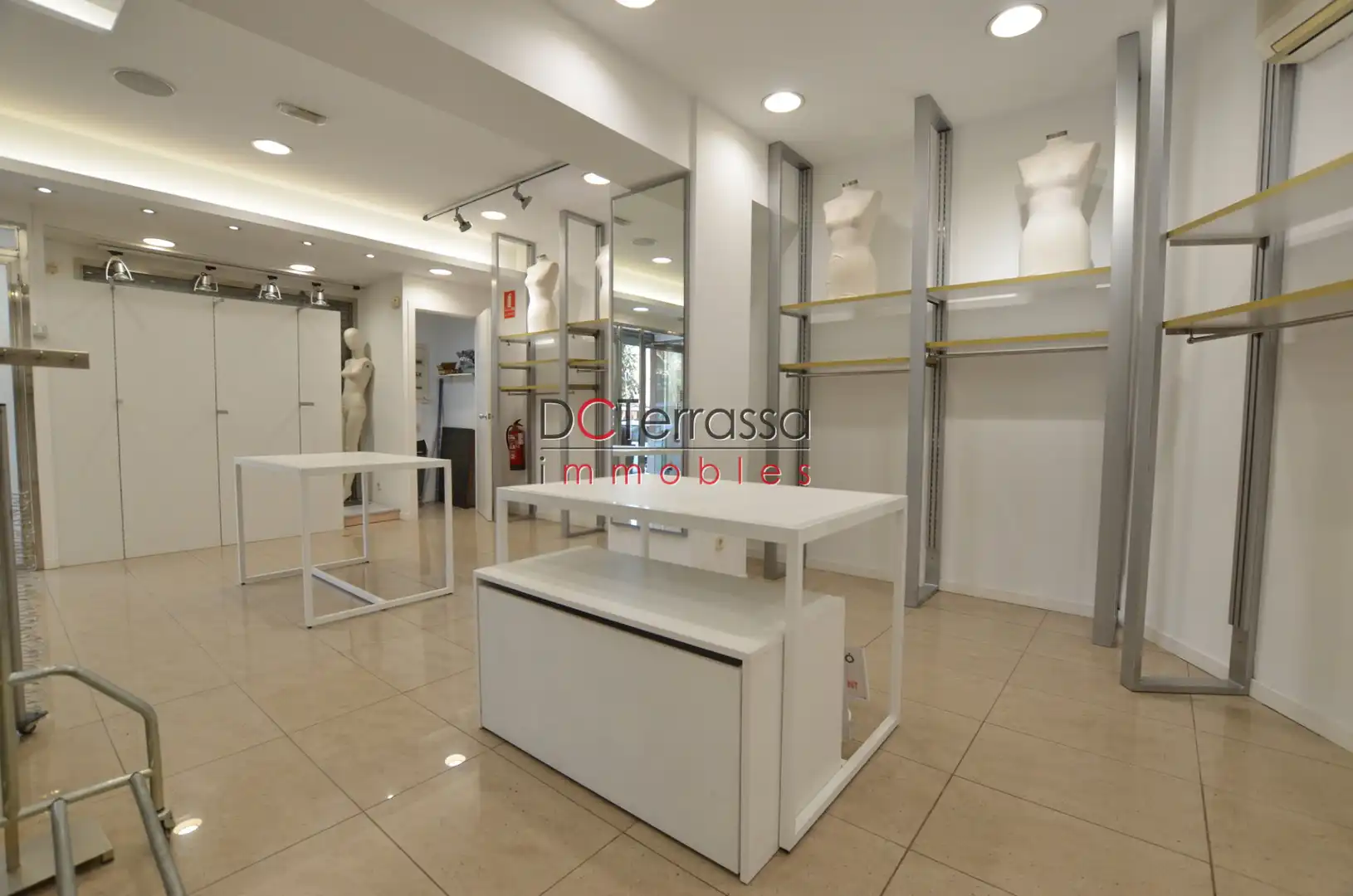 Local en venta en Terrassa con Aire acondicionado, Calefacción y Amueblado