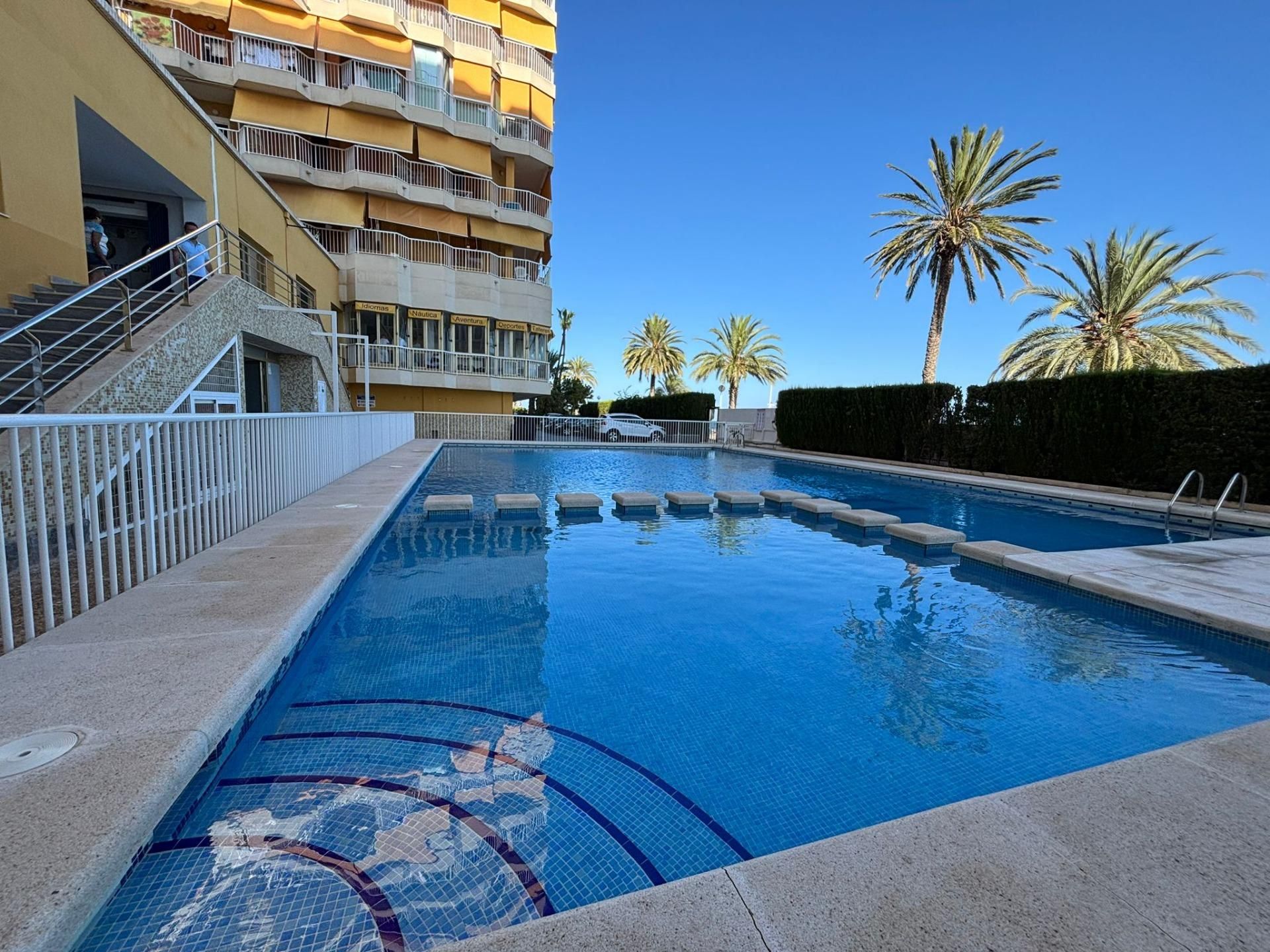 Swimming pool of Flat to rent in Santa Pola  with Air Conditioner, Balcony and Community pool